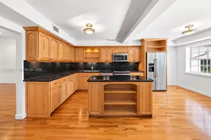 2301 N Greenway Dr, Coral Gables, FL 33134 - Photo 6