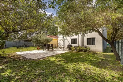 2132 NW 47th St, Miami, FL 33142 - Photo 22