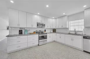 9448 Sterling Dr, Cutler Bay, FL 33157 - Photo 2