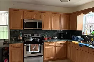 8 NW 33rd Ave, Miami, FL 33125 - Photo 4
