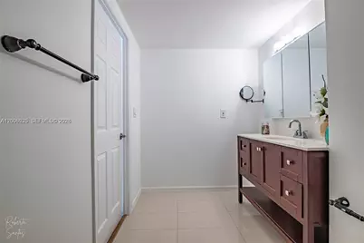500 Bayview Dr #1227, Sunny Isles Beach, FL 33160 - Photo 18