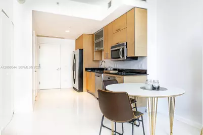 60 SW 13 Street #1404, Miami, FL 33130 - Photo 4