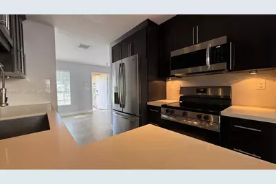 17071 NW 22nd St, Pembroke Pines, FL 33028 - Photo 32