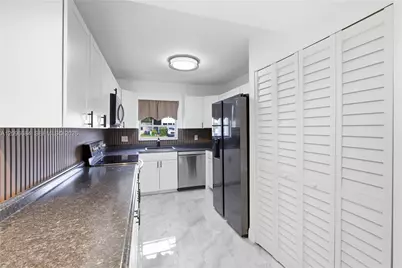 9074 NW 35th Pl, Sunrise, FL 33351 - Photo 8