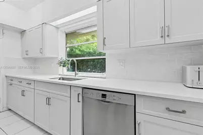 90 Park Dr #2, Bal Harbour, FL 33154 - Photo 10
