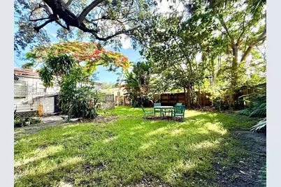 210 S Melrose Dr, Miami Springs, FL 33166 - Photo 16
