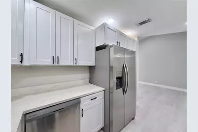 11189 NW 37th St, Sunrise, FL 33351 - Photo 8