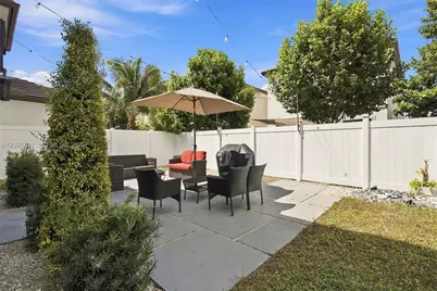 3419 W 109th Pl, Hialeah, FL 33018 - Photo 14