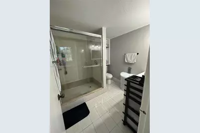 10000 NW 80th Ct #2424, Hialeah Gardens, FL 33016 - Photo 14