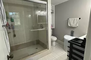 10000 NW 80th Ct, Hialeah Gardens, FL 33016 - Photo 14