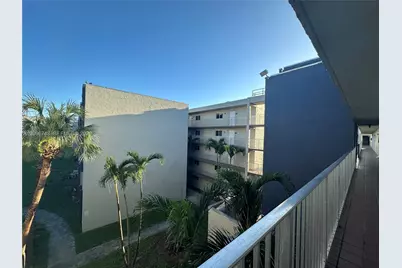 10000 NW 80th Ct #2424, Hialeah Gardens, FL 33016 - Photo 1