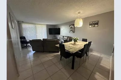 10000 NW 80th Ct #2424, Hialeah Gardens, FL 33016 - Photo 4