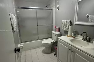 10000 NW 80th Ct, Hialeah Gardens, FL 33016 - Photo 20