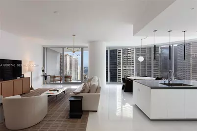 300 S Biscayne Blvd Way #2107, Miami, FL 33131 - Photo 4