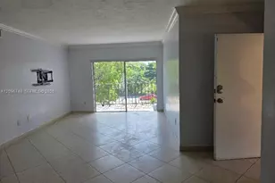 5505 NW 7th St, Miami, FL 33126 - Photo 4