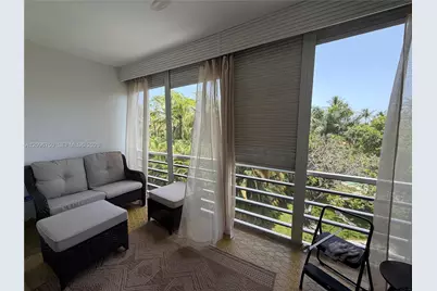 1000 NE 14th Ave #408, Hallandale Beach, FL 33009 - Photo 4