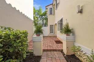 967 Azure Ln, Weston, FL 33326 - Photo 2
