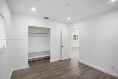 1081 NE 166th St, North Miami Beach, FL 33162 - Photo 6