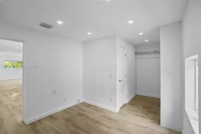 1081 NE 166th St, North Miami Beach, FL 33162 - Photo 34