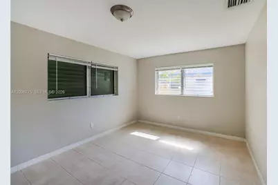 4810 NE 8th Ave, Oakland Park, FL 33334 - Photo 10