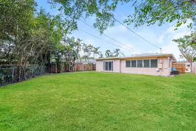 4810 NE 8th Ave, Oakland Park, FL 33334 - Photo 14