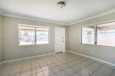 4810 NE 8th Ave, Oakland Park, FL 33334 - Photo 4