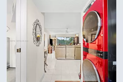 3661 Via Poinciana #401, Lake Worth, FL 33467 - Photo 10