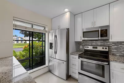 9166 SW 21st Ct #E, Boca Raton, FL 33428 - Photo 12