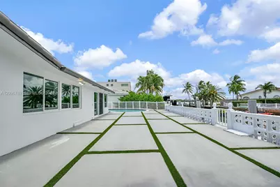 1250 NE 82nd St, Miami, FL 33138 - Photo 12