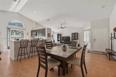728 Holly St #0, North Lauderdale, FL 33068 - Photo 8