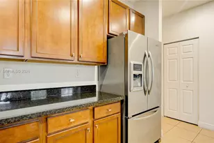 954 SW 147th Ave, Pembroke Pines, FL 33027 - Photo 4