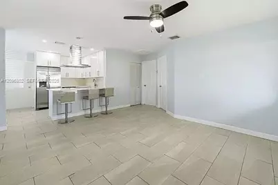 401 SE 2nd Ave #401, Dania Beach, FL 33004 - Photo 4