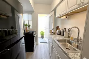 1060 Pennsylvania Ave, Miami Beach, FL 33139 - Photo 2