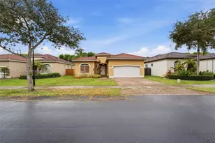 1420 SE 23rd Dr, Homestead, FL 33035 - Photo 1