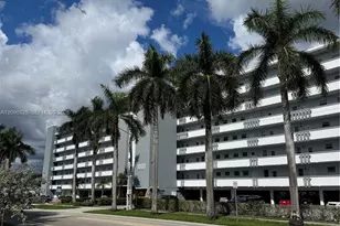 1000 NE 14th Ave, Hallandale Beach, FL 33009 - Photo 1