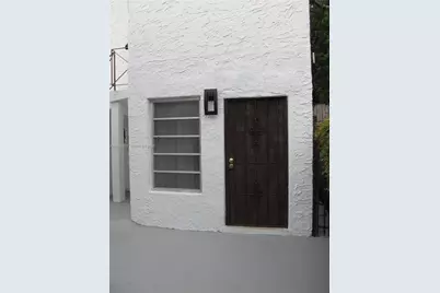 926 SW 10th Ave #Apt., Miami, FL 33130 - Photo 2