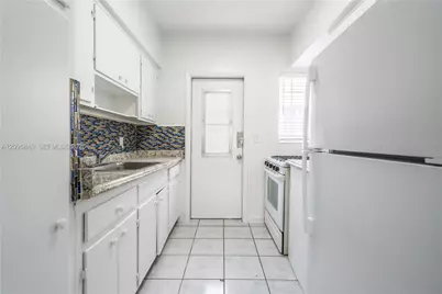 330 84th St #11, Miami Beach, FL 33141 - Photo 8