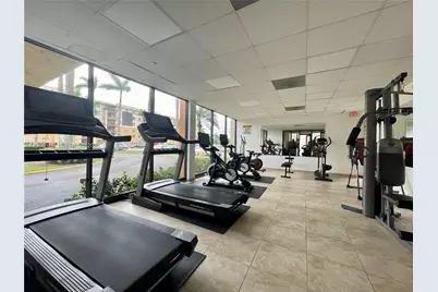 9310 Fontainebleau Blvd #207, Miami, FL 33172 - Photo 10