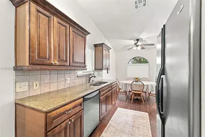 8201 NW 100th Ln, Tamarac, FL 33321 - Photo 10