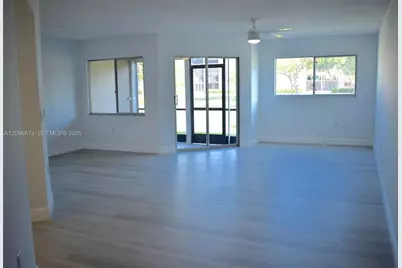 12550 SW 15th St #111E, Pembroke Pines, FL 33027 - Photo 2