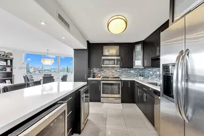 7135 Collins Ave #1126, Miami Beach, FL 33141 - Photo 4