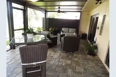 19406 E Lake Dr, Hialeah, FL 33015 - Photo 36