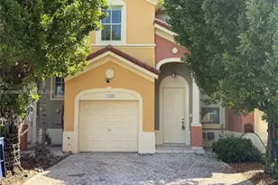 16528 SW 85th Ln, Miami, FL 33193 - Photo 2