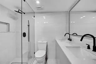 6039 Collins Ave, Miami Beach, FL 33140 - Photo 44