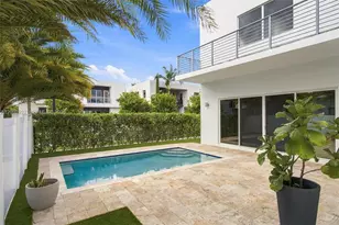 7482 NW 99th Ct, Doral, FL 33178 - Photo 6