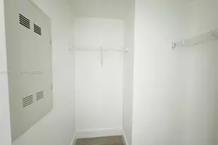 121 NE 34th St, Miami, FL 33137 - Photo 22