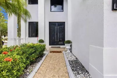 1073 Allamanda Way, Weston, FL 33327 - Photo 8