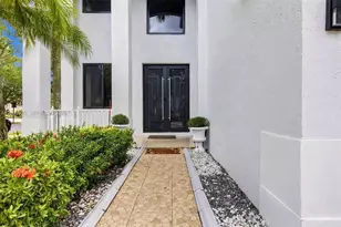 1073 Allamanda Way, Weston, FL 33327 - Photo 8