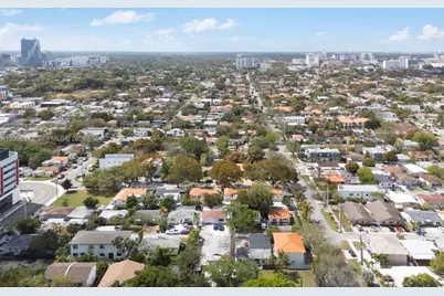 2710 SW 28th Ct, Miami, FL 33133 - Photo 20