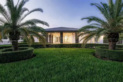 9995 NW 131st St, Hialeah Gardens, FL 33018 - Photo 2